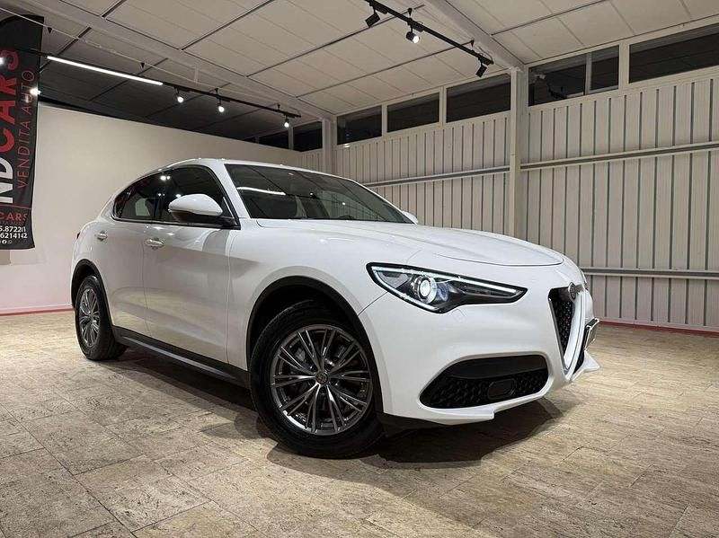 Usata Alfa Romeo Stelvio Business 160 CV (117 kW) 2021 Bianco SUV