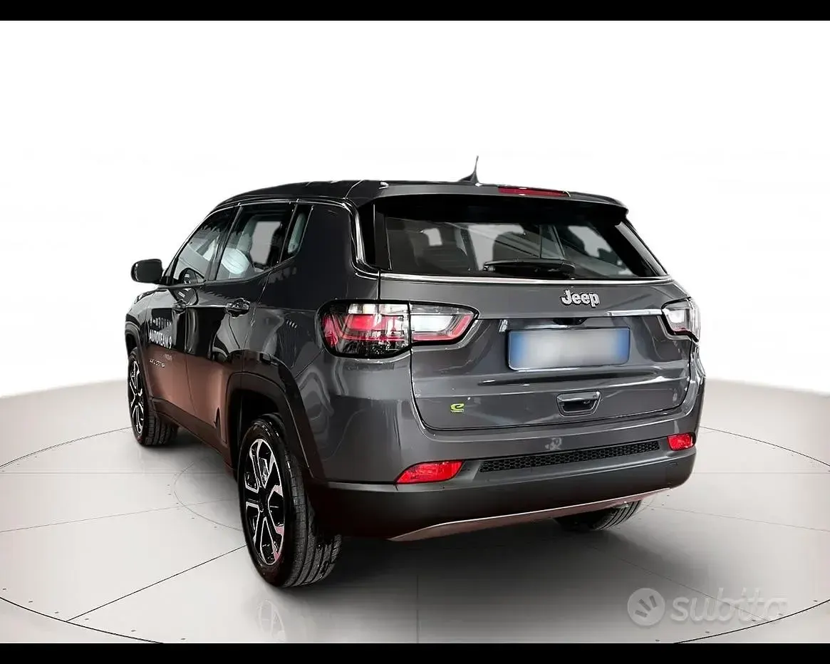 Usata Jeep Compass Altitude 131 CV (96 kW) 2024 Graphite grey SUV