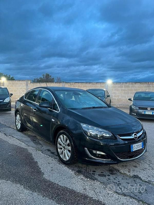 Usata Opel Astra Cosmo 2013 Berlina