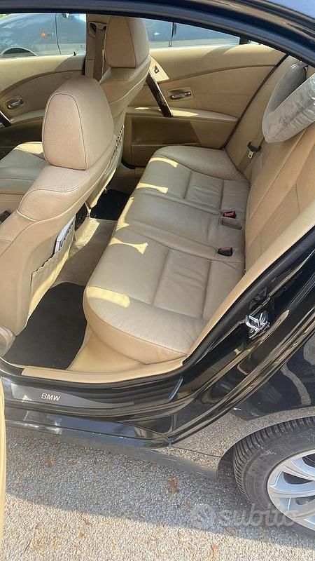 Usata BMW 530 231 CV (169 kW) 2007 Nero Berlina