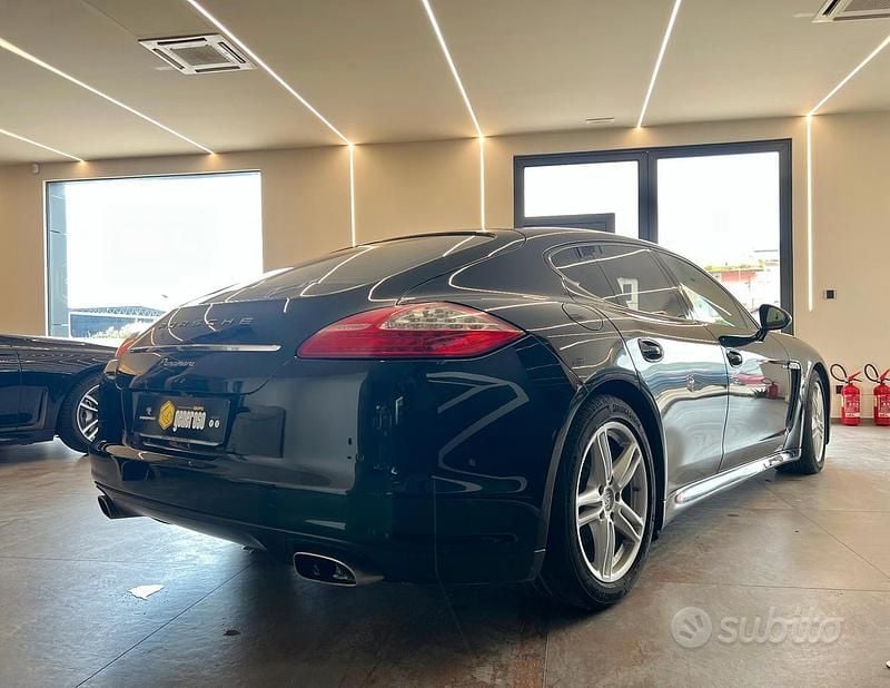 Usata Porsche Panamera 250 CV (183 kW) 2012 Nero Utilitaria