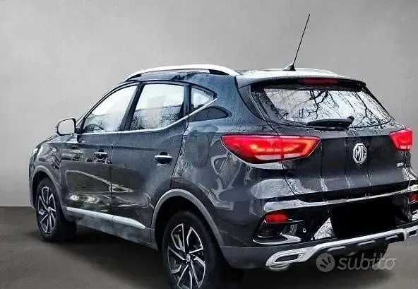 Usata MG ZS Luxury 111 CV (81 kW) 2024 Nero SUV