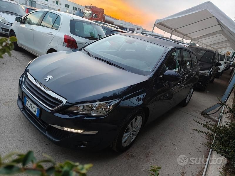 Usata Peugeot 308 Business-Line 120 CV (88 kW) 2017 Blu Station wagon
