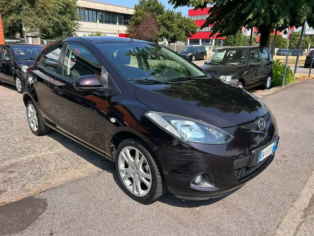 Usata Mazda 2 86 CV (63 kW) 2009 Marrone Utilitaria