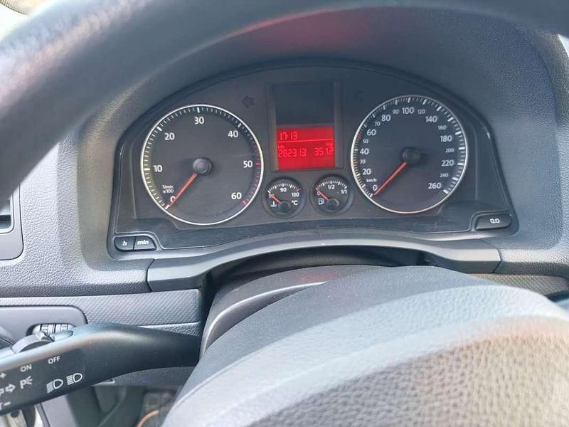 Usata VW Golf IV Trendline 105 CV (77 kW) 2004 Berlina