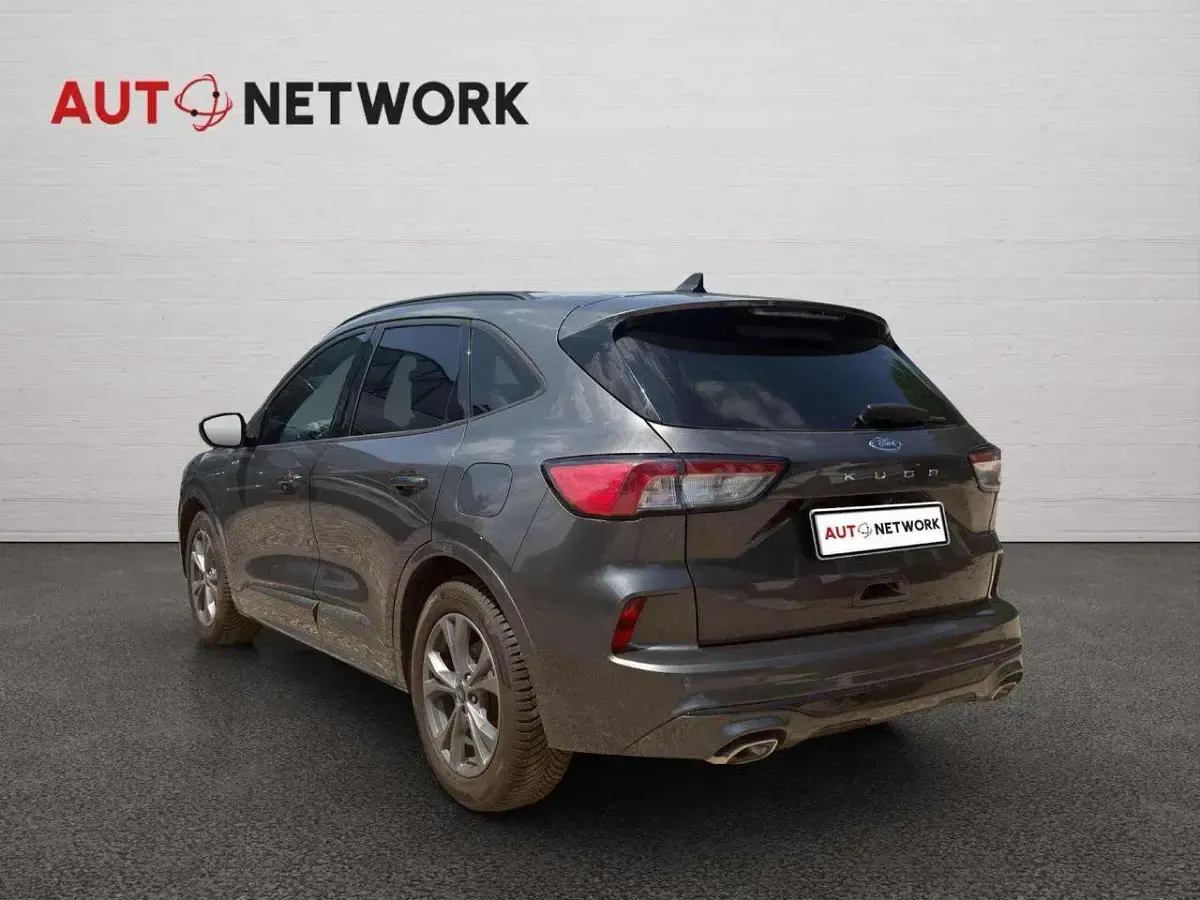 Usata Ford Kuga ST-Line 120 CV (88 kW) 2024 Grigio scuro SUV