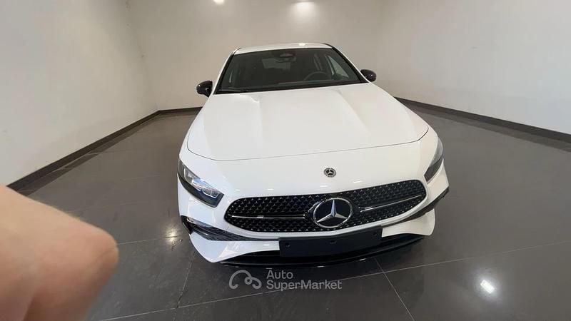 Nuova Mercedes A180 AMG line 136 CV (100 kW) 2026 Bianco Berlina