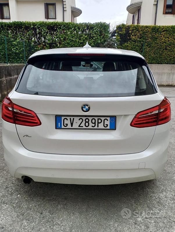 Usata BMW 218 140 CV (102 kW) 2016 Bianco Station wagon