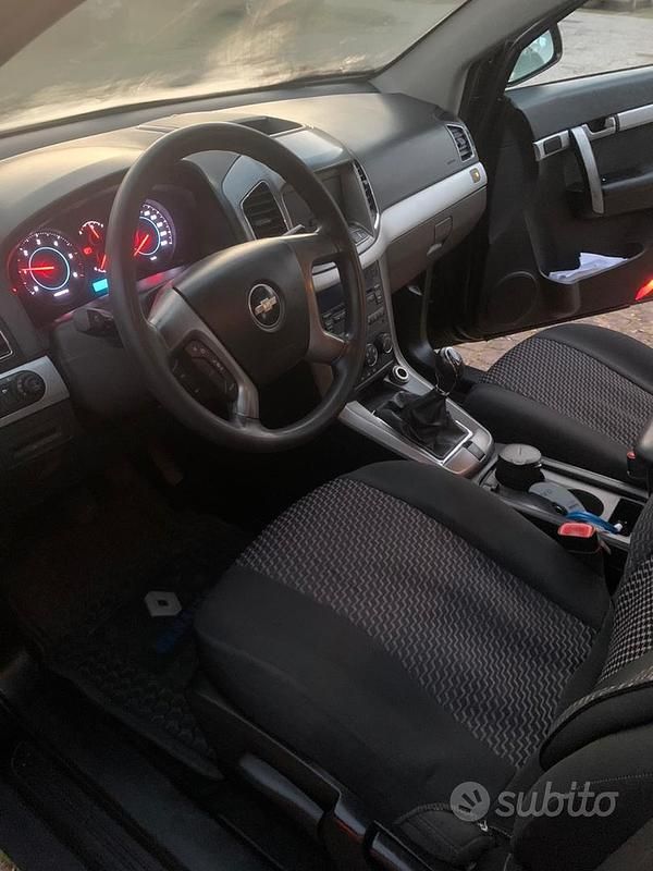 Nero Usata 2012 Chevrolet Captiva SUV | 8000 € - Immagine 1/4