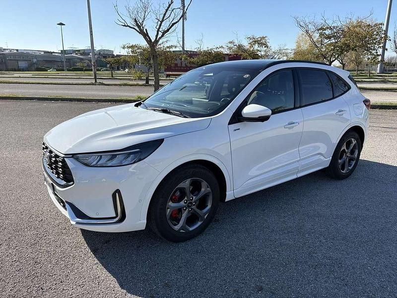 Usata Ford Kuga ST-Line X 151 CV (111 kW) 2024 SUV
