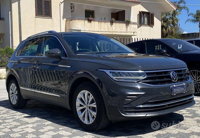 Usata VW Tiguan Life 122 CV (89 kW) 2021 Grigio SUV