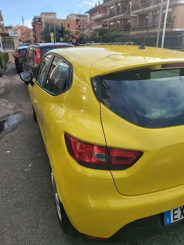 Usata Renault Clio IV Dynamique 75 CV (55 kW) 2013 Berlina