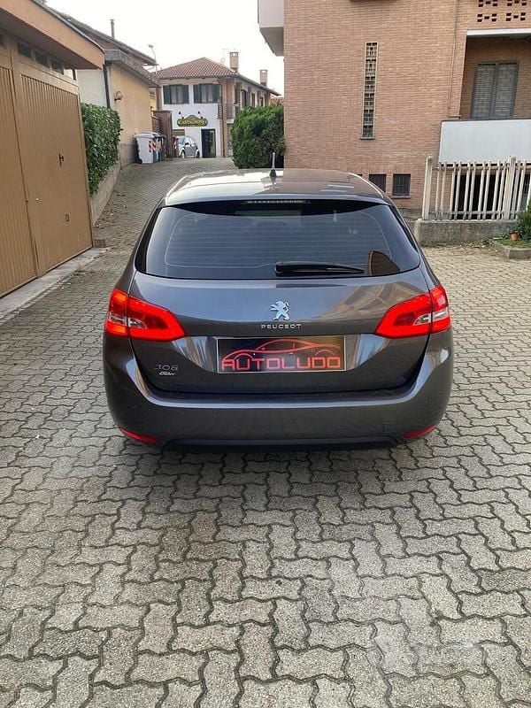 Usata Peugeot 308 Business-Line 119 CV (87 kW) 2017 Grigio Station wagon