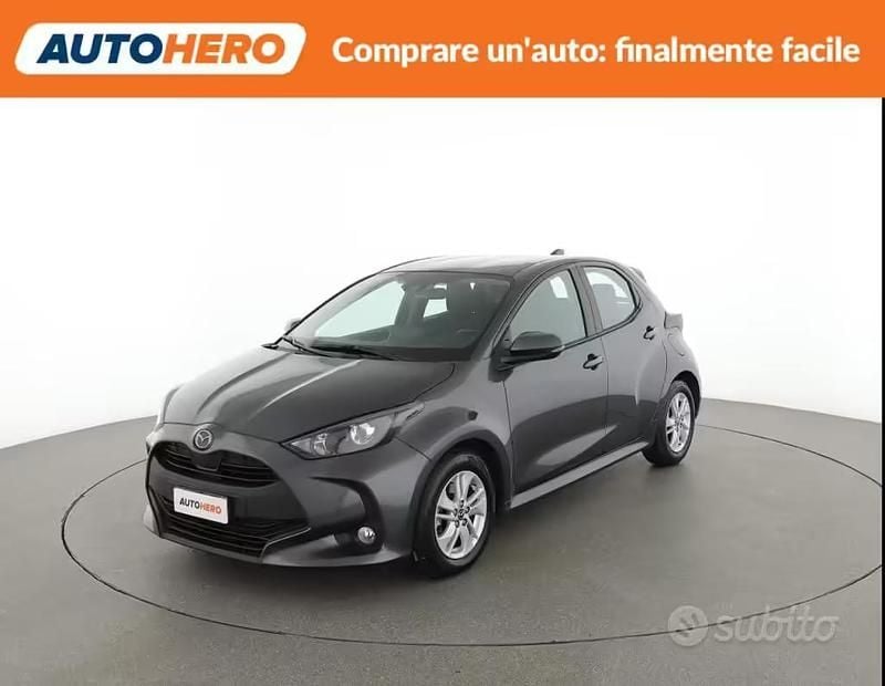 Begagnad Mazda 2 92 HK (67 kW) 2023 Svart Halvkombi
