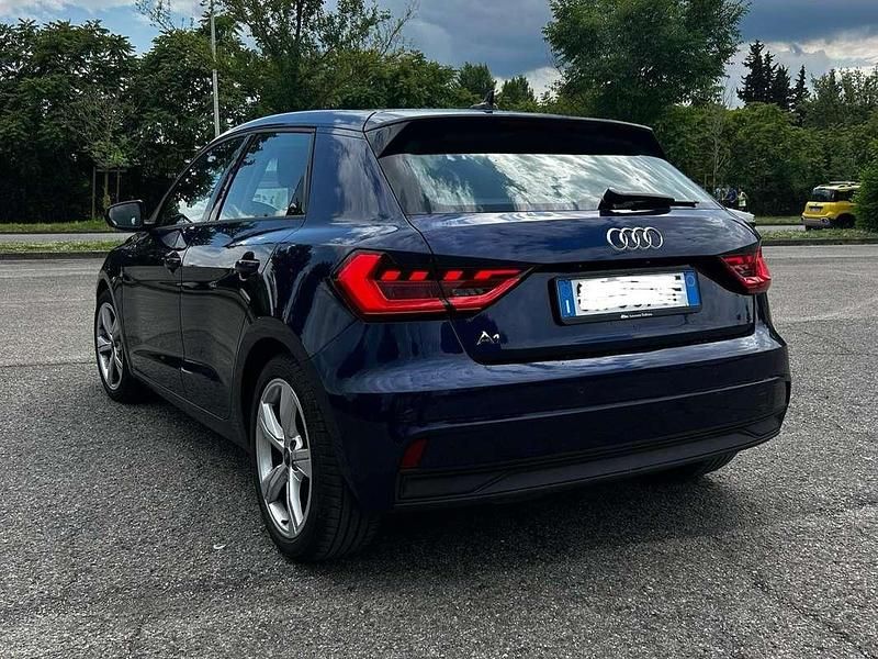 Usata Audi A1 Sportback Ambiente 150 CV (110 kW) 2023 Blu/azzurro Utilitaria
