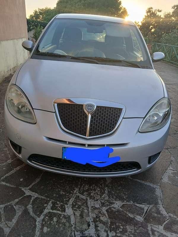 Usata 2009 Lancia Ypsilon Due volumi | 2600 € (Ottimo prezzo) - Immagine 1/3