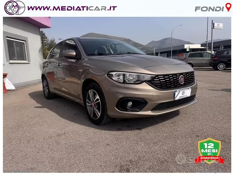 Usata Fiat Tipo Easy 120 CV (88 kW) 2017 Oro Berlina