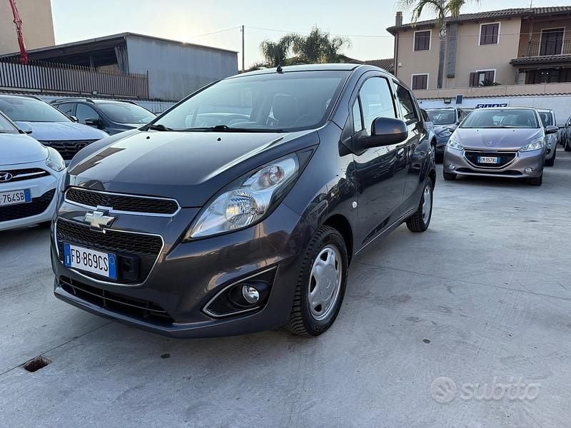 Grigio Usata 2015 Chevrolet Spark Due volumi | 5700 € (Buon prezzo) - Immagine 1/4
