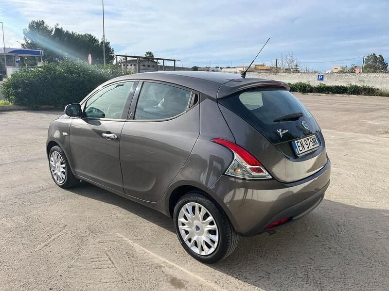Usata Lancia Ypsilon Silver 95 CV (69 kW) 2011 Grigio Utilitaria