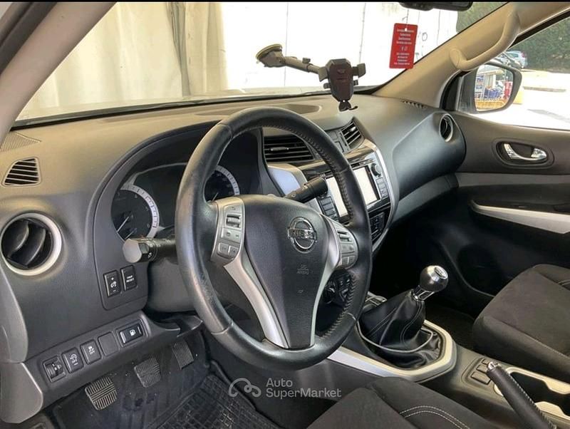 Usata Nissan Navara 190 CV (139 kW) 2016 Gray Pick-up
