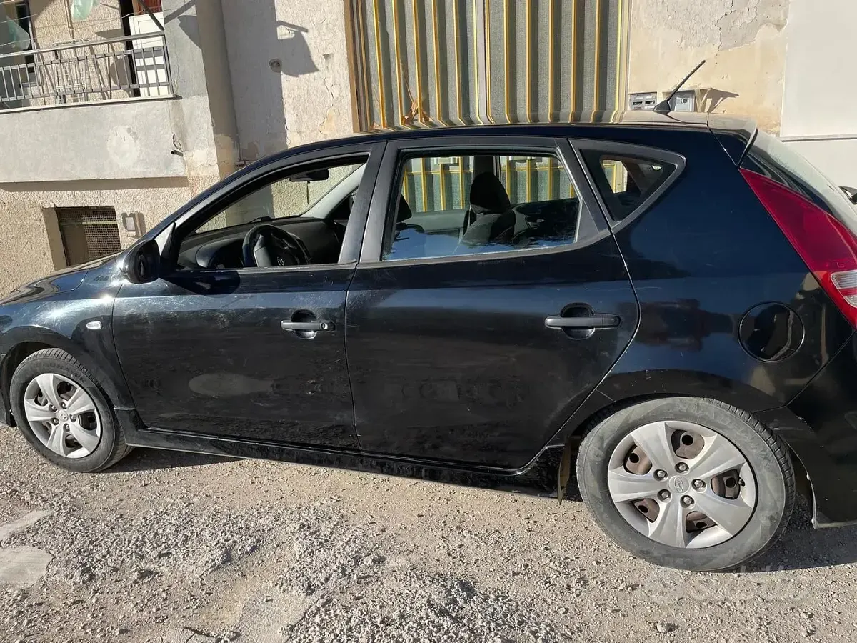 Usata Hyundai i30 109 CV (80 kW) 2012 Nero Berlina