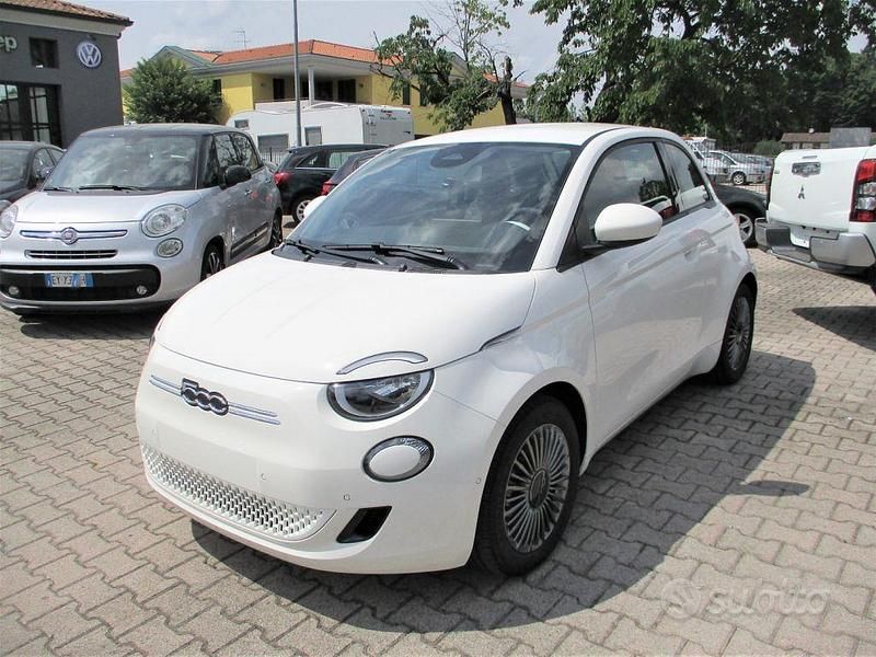 Nuova Fiat 500e Comfort 42 kW (58 CV) 2025 Bianco Utilitaria