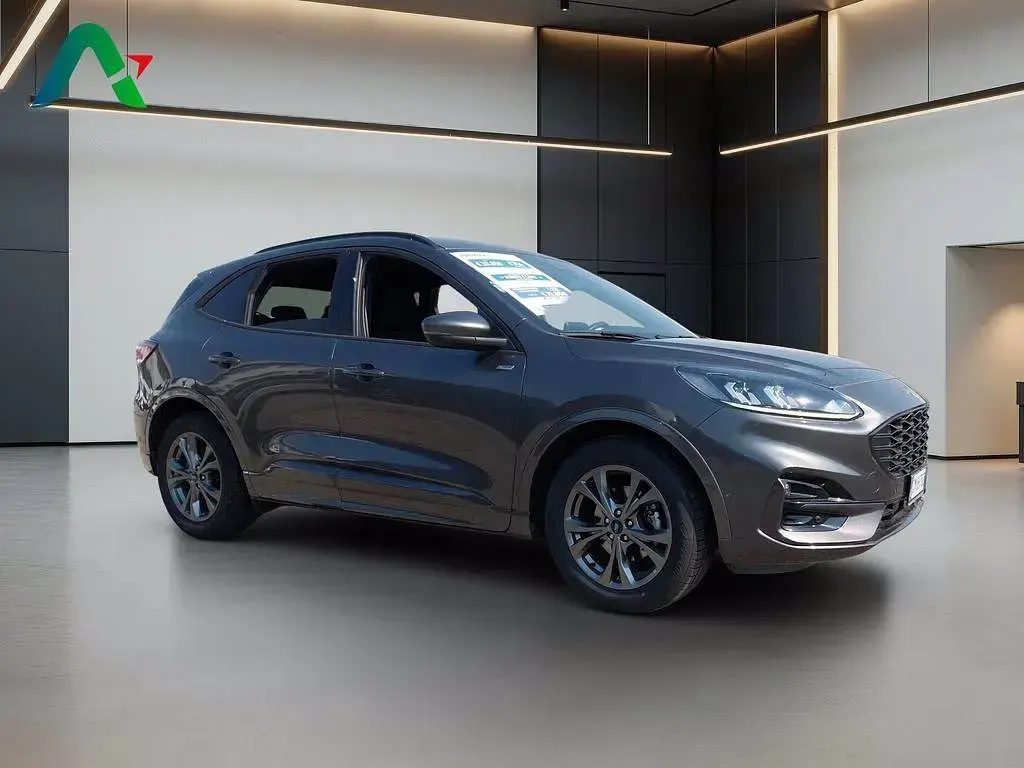 Usata Ford Kuga ST-Line 150 CV (110 kW) 2023 Magnetic grey (metallizzato) SUV