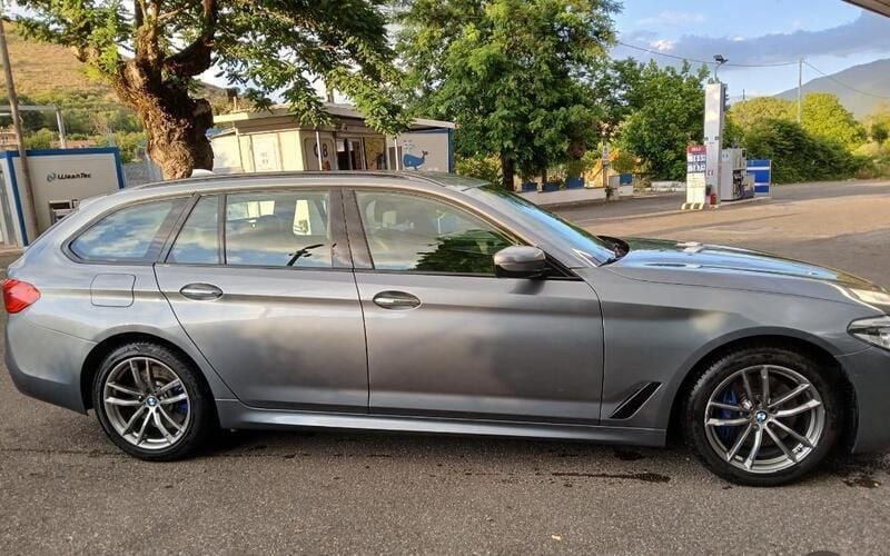 Usado BMW 530 M Sport 265 HP (194 kW) 2017 Cinzento Carrinha