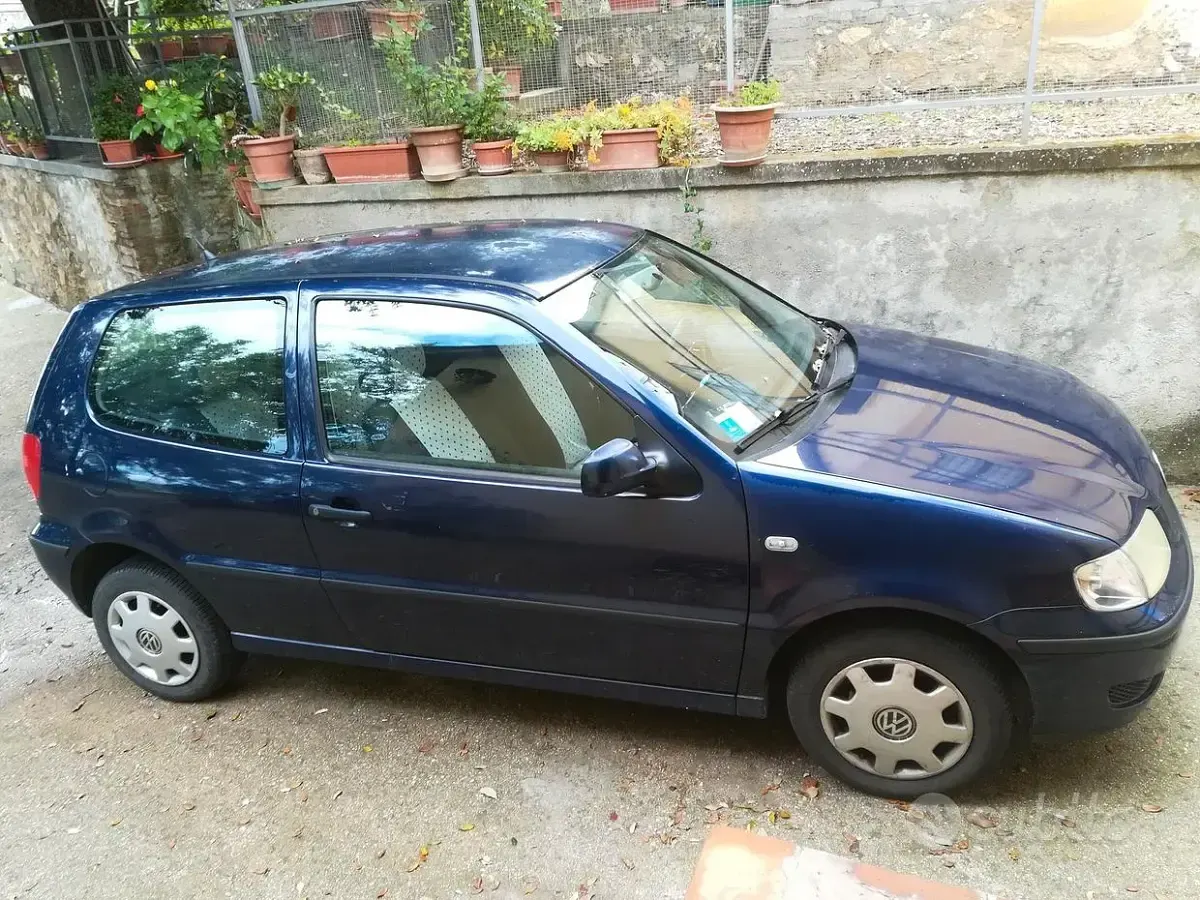 Usata VW Polo 50 CV (36 kW) 2001 Bluazzurro Berlina