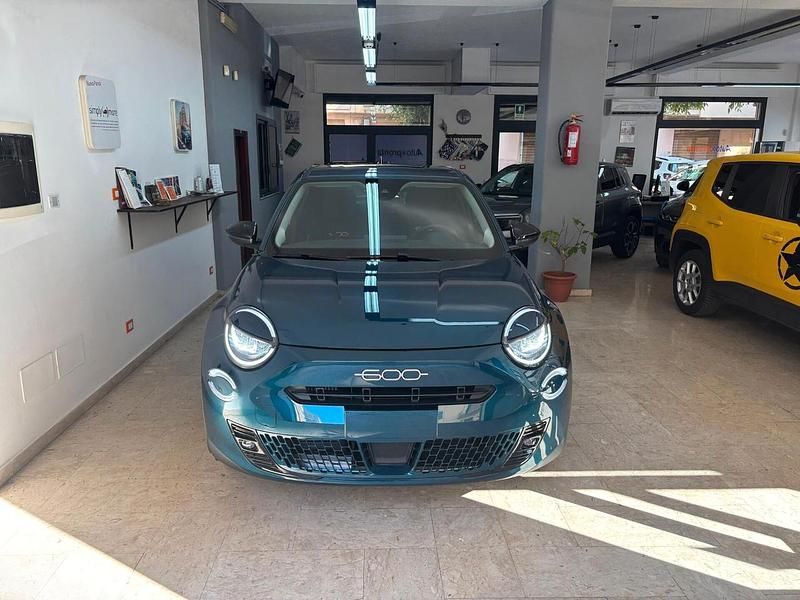 Nuova Fiat 600 Business 100 CV (73 kW) 2025 Blu SUV