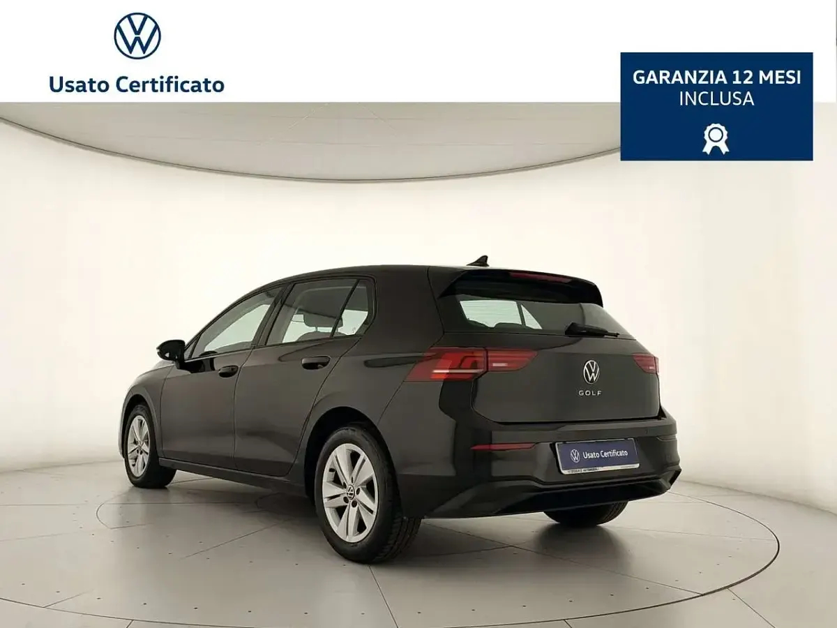 Usata VW Golf VIII Life 116 CV (85 kW) 2025 Nero Berlina