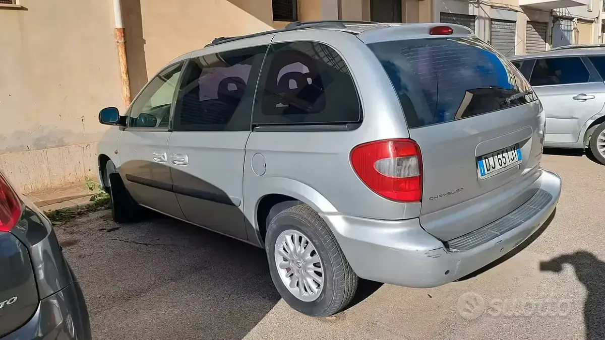 Usata Chrysler Grand Voyager 150 CV (110 kW) 2007 Grigio Monovolume