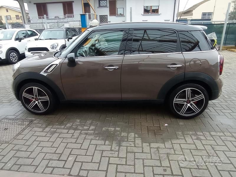 Usata Mini Cooper SD Countryman 142 CV (104 kW) 2012 Marrone SUV