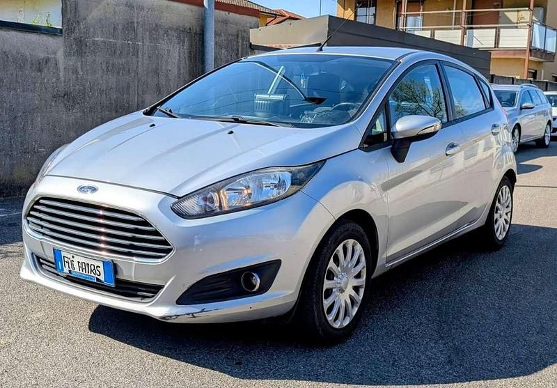 Usata Ford Fiesta Titanium 60 CV (44 kW) 2013 Argento Utilitaria