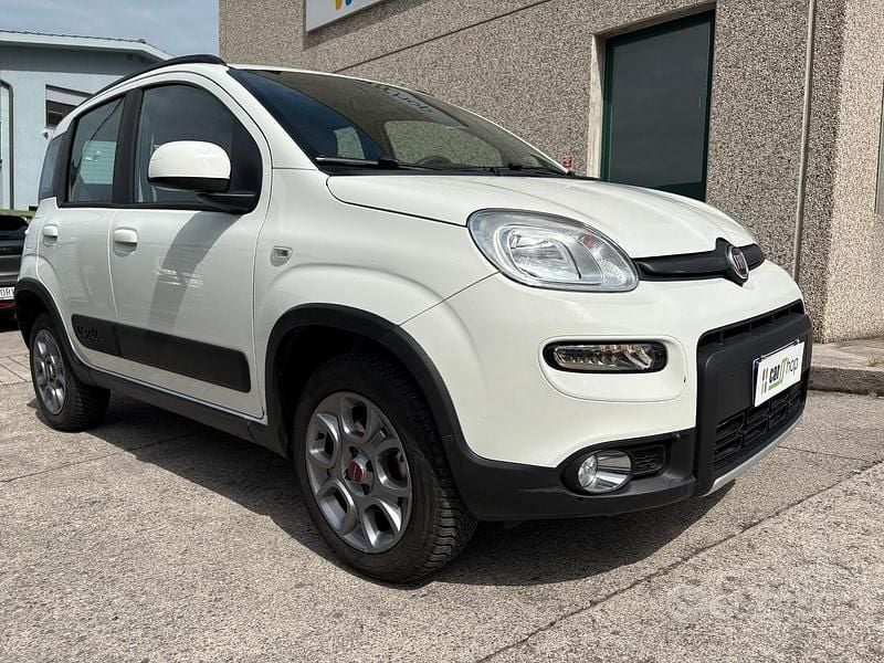 Usata Fiat Panda 4x4 S 75 CV (55 kW) 2013 Bianco Utilitaria