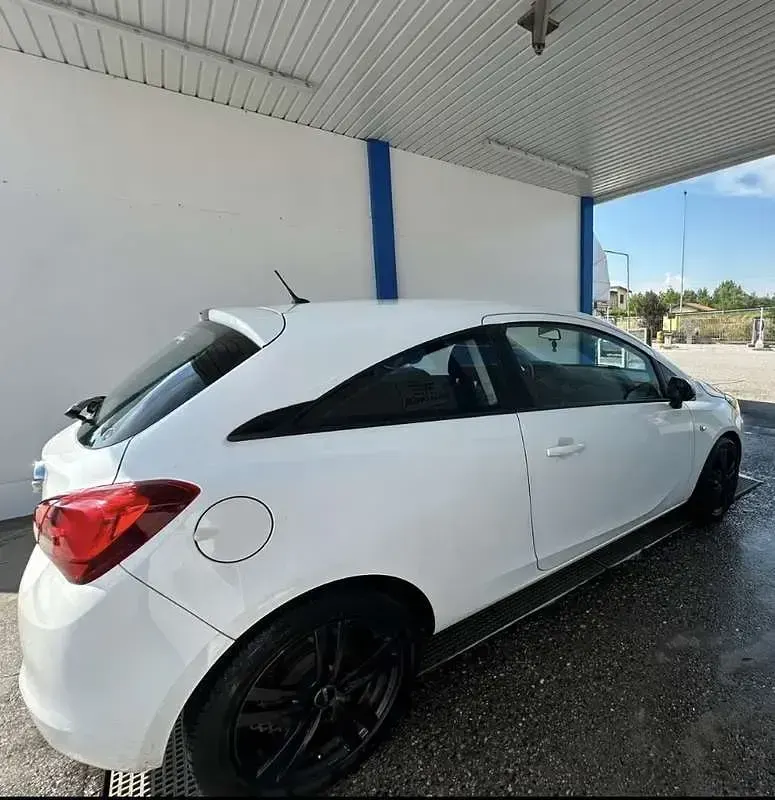 Usata Opel Corsa 90 CV (66 kW) 2015 Utilitaria