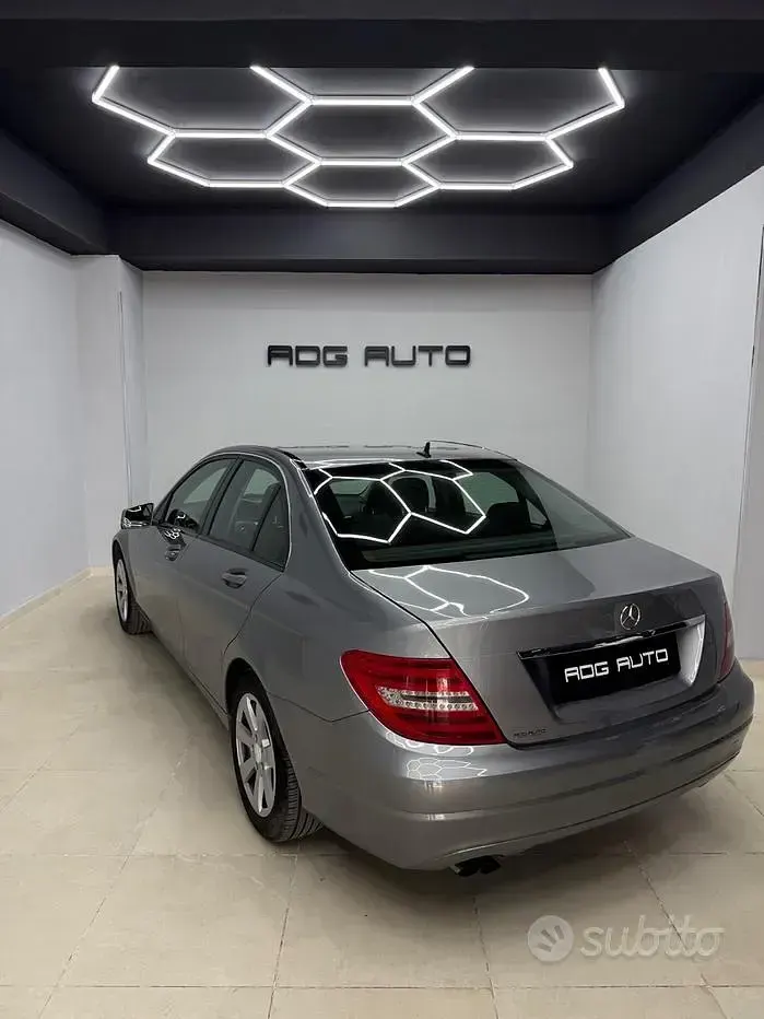 Usata Mercedes C180 120 CV (88 kW) 2013 Grigio Berlina
