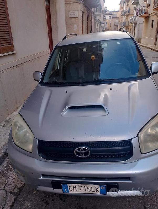 Usata Toyota RAV4 2004 Grigio SUV