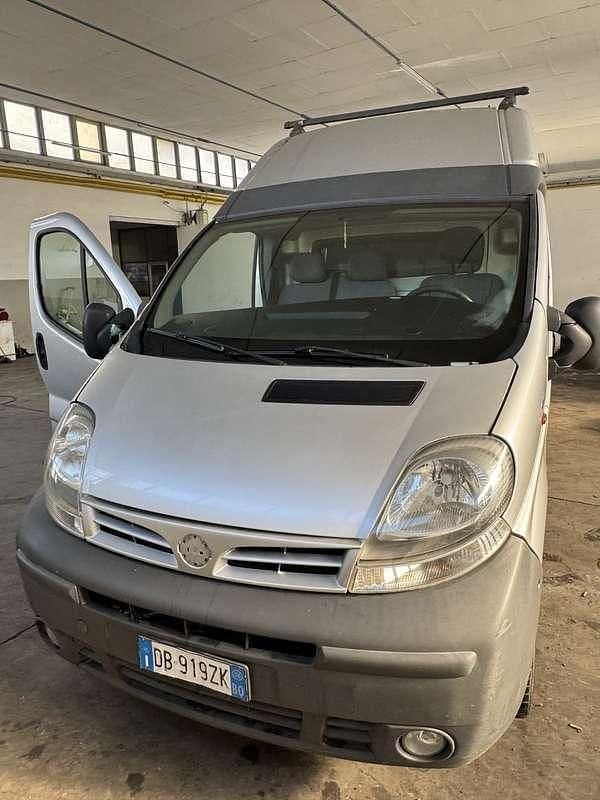 Usata Renault Trafic 101 CV (74 kW) 2006 Argento Monovolume