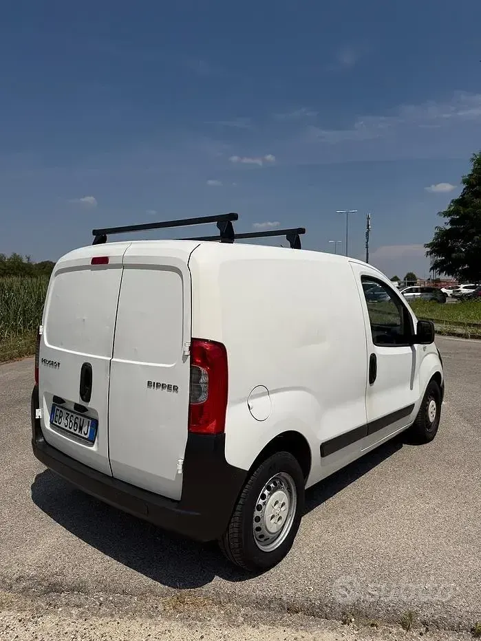 Usata Peugeot Bipper 68 CV (50 kW) 2010 Bianco Monovolume