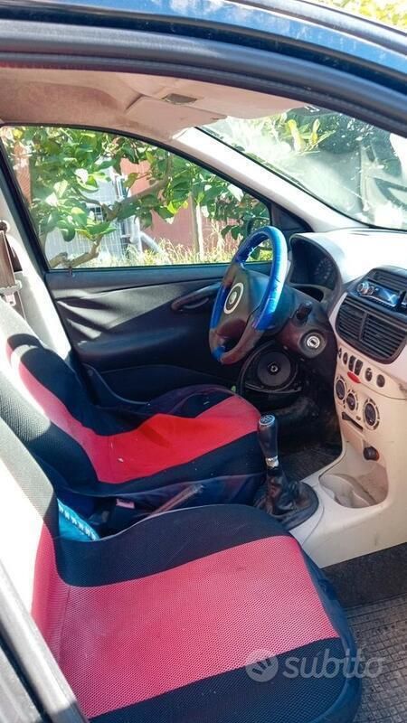 Nero Usata 2006 Fiat Punto Due volumi | 500 € (Super prezzo) - Immagine 1/4