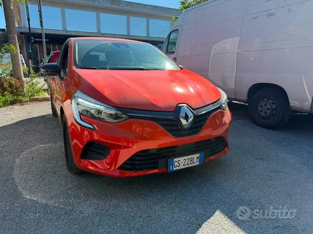 Usata Renault Clio V Equilibre 65 CV (47 kW) 2023 Arancione Berlina
