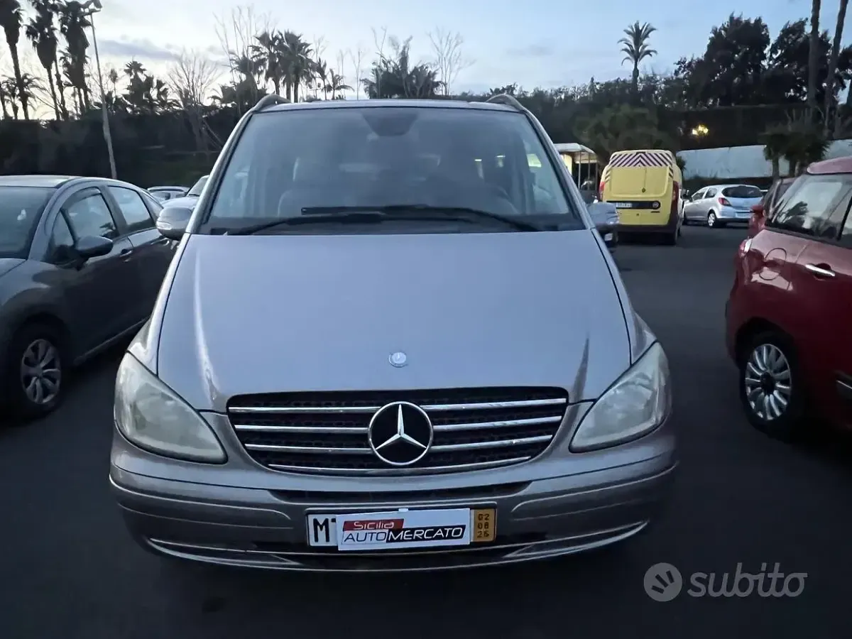 Begagnad Mercedes Viano 116 HK (85 kW) 2010 Grå Minibuss