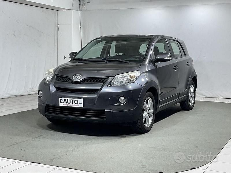 Usata Toyota Urban Cruiser Sol 90 CV (66 kW) 2009 Grigio scuro Utilitaria