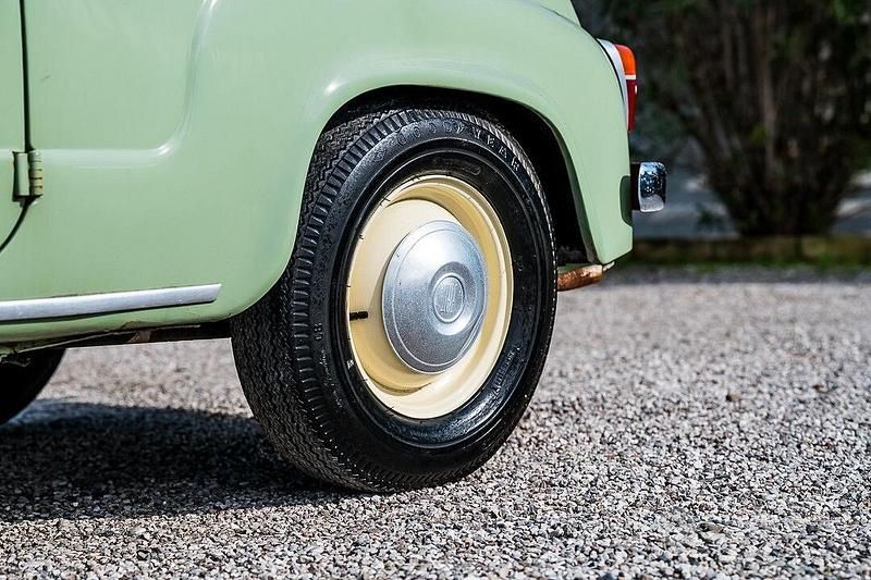 Usata Fiat 600 1950 Verde Utilitaria