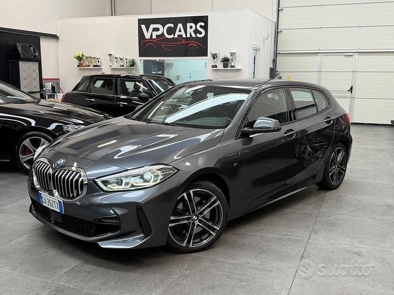 Argento Usata 2020 BMW 120 M Sport Due volumi | 24.499 € (Buon prezzo) - Immagine 1/4