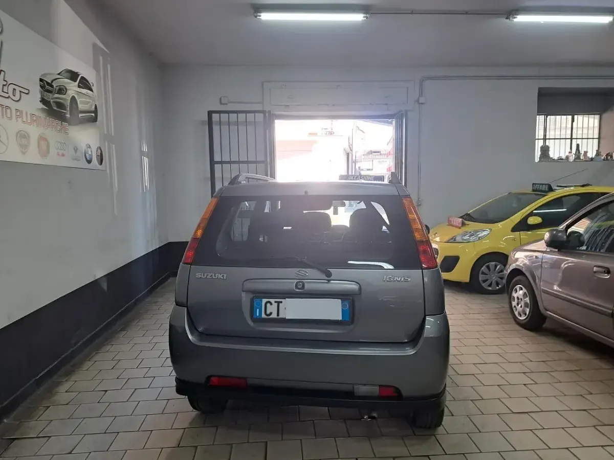 Usata Suzuki Ignis 94 CV (69 kW) 2005 Grigio Monovolume