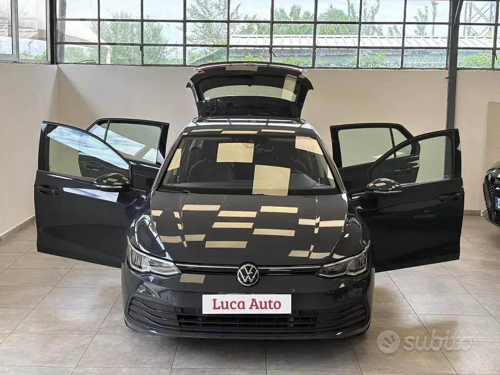 Usata VW Golf VIII 116 CV (85 kW) 2023 Grigio Berlina