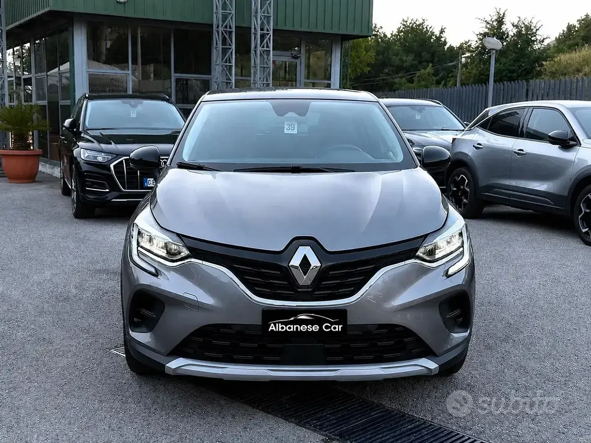 Usata Renault Captur Equilibre 91 CV (66 kW) 2023 Grigio SUV