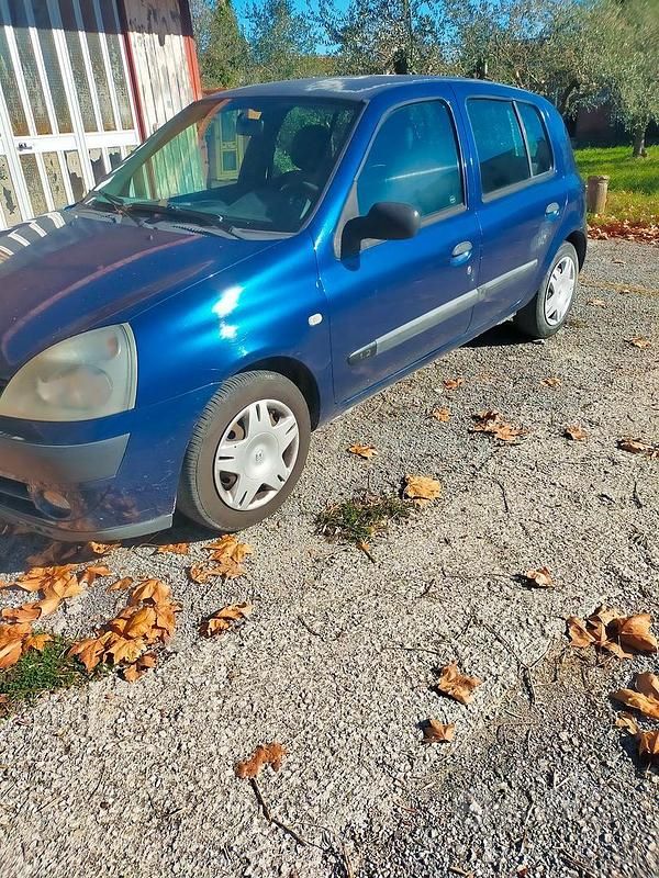 Usata Renault Clio II 54 CV (39 kW) 2004 Blu Berlina